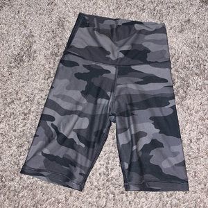 Arie Camo Biker Shorts Size XS